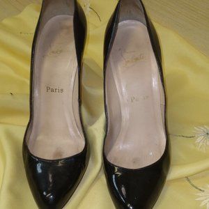 Christian Louboutin Heels in Size 40 Black Leather US Size 10